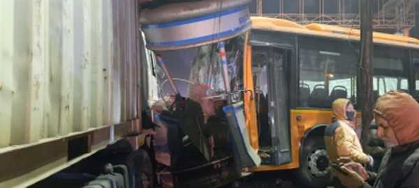 यूपी : कानपुर में इलेक्ट्रिक सिटी बस हादसे में 6 की मौत यूपी : कानपुर में इलेक्ट्रिक सिटी बस हादसे में 6 की मौत